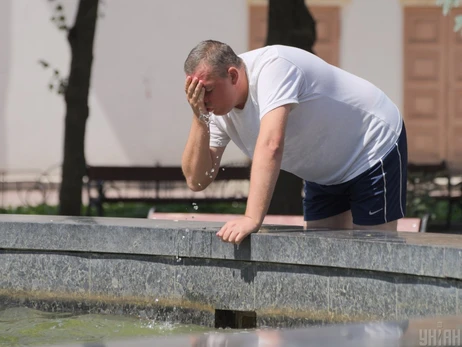 Літні небезпеки: тепловий удар підкрадається непомітно