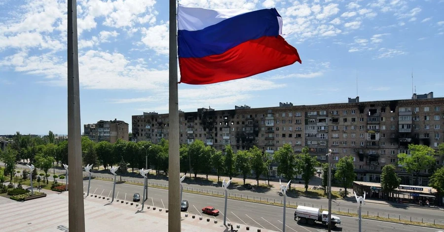 У Маріуполі росіяни розпочали будівництво медичного центру з величезним моргом