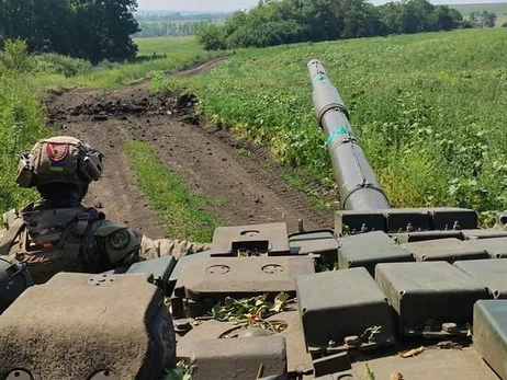 Генштаб: Росіяни штурмують села на слов’янському напрямку. Тривають бої