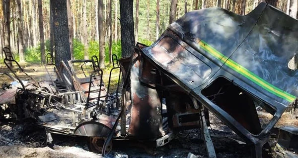 На Житомирщині автомобіль із лісниками підірвався на міні, є загиблі