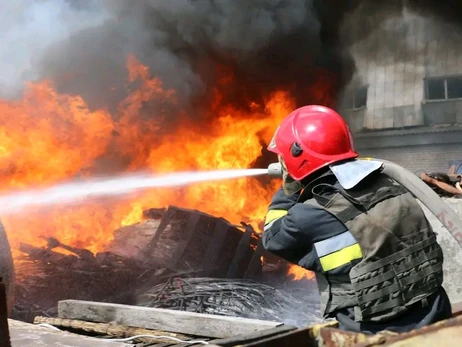 Обстріли Харківщини: у Чугуєві під завалами залишаються люди