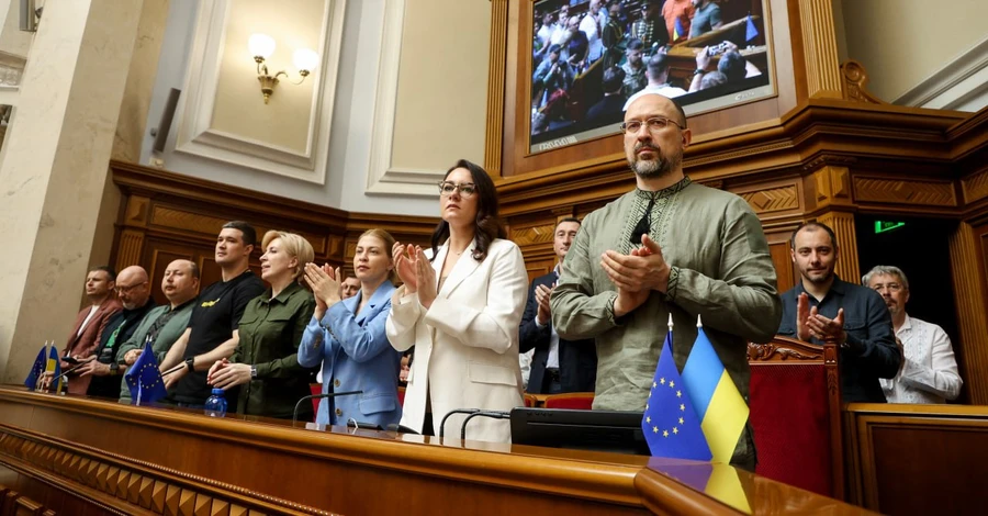 Уряд подав до Ради законопроєкт про громадянство: необхідно скласти три іспити