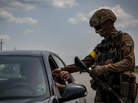 Пограничники разъяснили правила выезда для мужчин с двойным гражданством 