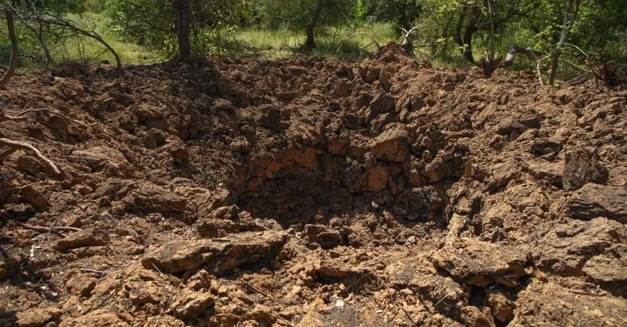 Ворог зранку обстріляв Миколаїв, постраждали околиці міста