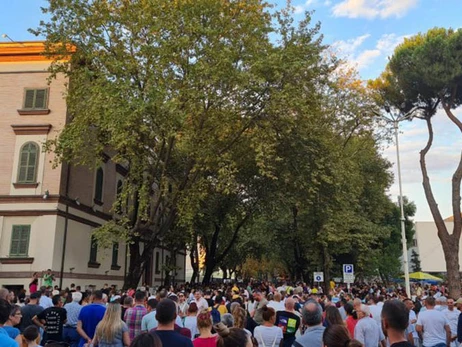 Албанию всколыхнули протесты из-за гибели девочки по вине полицейского