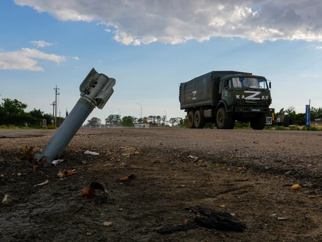 Втікачі з Каховки: На кордоні з Кримом чоловіка допитували чотири години, вже знали, що він АТОшник