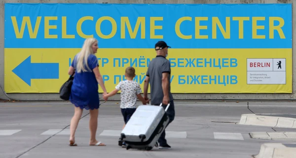 Податки із соцвиплат за кордоном: чи доведеться їх платити