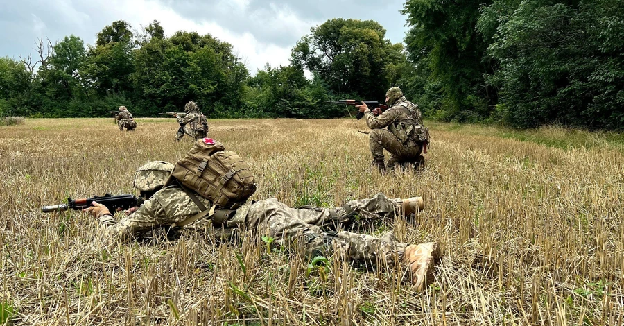 В Мелітополі партизани підірвали групу російських військових біля палаючого складу 