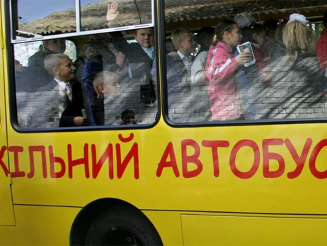 Діти-переселенці та школа: переживають за українську мову та не звертають уваги на сирену