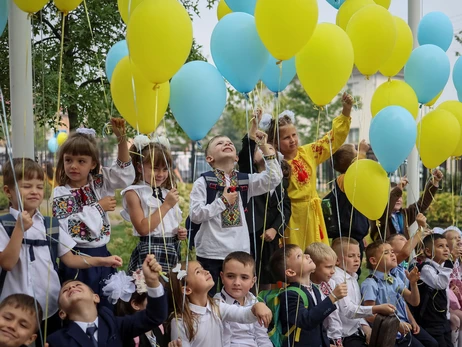 Кількість школярів цього року зменшилась на 300 тисяч