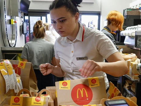 McDonald's открыл залы для посетителей в десяти ресторанах Киева