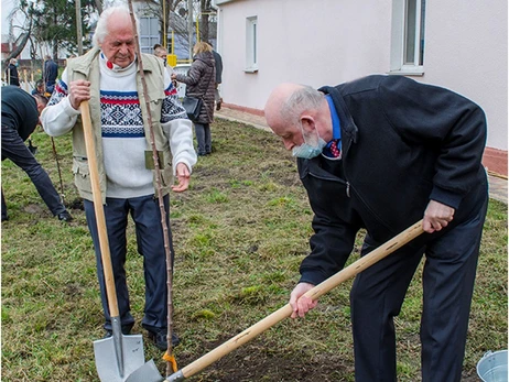 Помер письменник та редактор журналу 