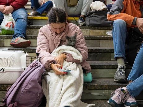 У Києві зрізатимуть замки із закритих під час тривоги бомбосховищ