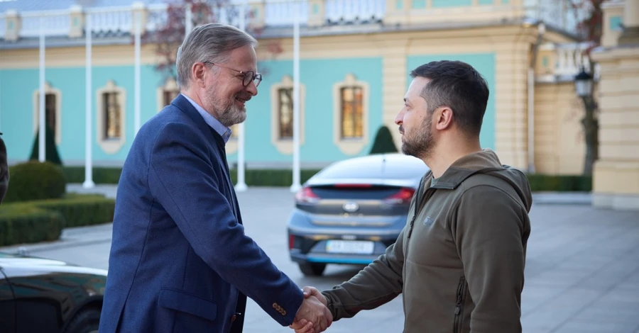 Зеленський на зустрічі у Києві нагородив прем'єр-міністра Чехії орденом Ярослава Мудрого