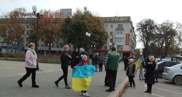 ЗМІ: ЗСУ помітили у Херсоні, жителі вийшли з українськими прапорами