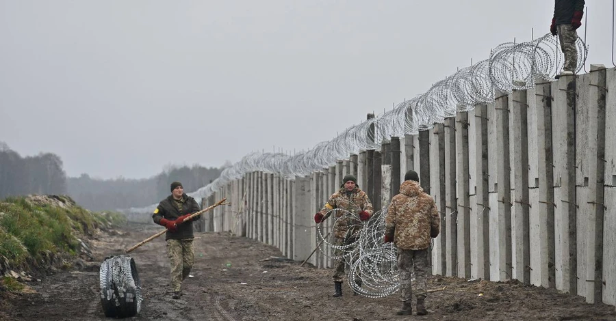 Україна вже побудувала три кілометри стіни на кордоні з Білоруссю