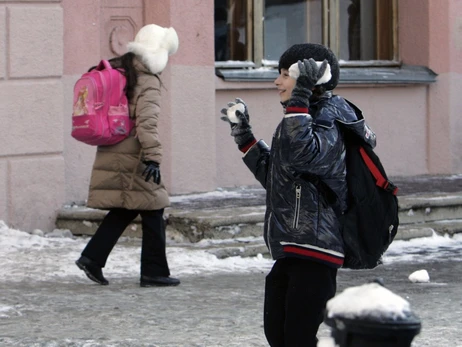 Зимние каникулы в Киеве продлятся месяц - школы будут пунктами обогрева