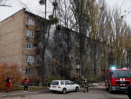 Ракетний обстріл України: у Києві - влучання у житлові будинки, частина міст без світла