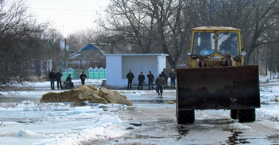 Поради сільських - міським: До маршрутки - два кілометри, а пічку треба вміти топити