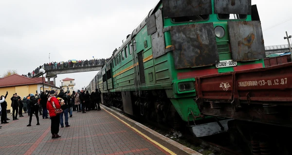  В Херсон прибыл первый с начала войны пассажирский поезд