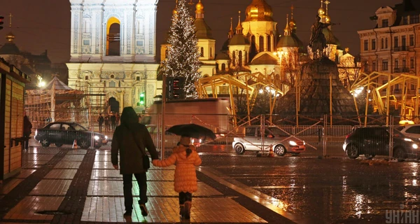 Біля головної ялинки хочуть встановити генератор для гірлянд та підзарядки телефонів