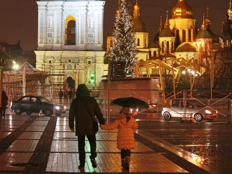 Біля головної ялинки хочуть встановити генератор для гірлянд та підзарядки телефонів