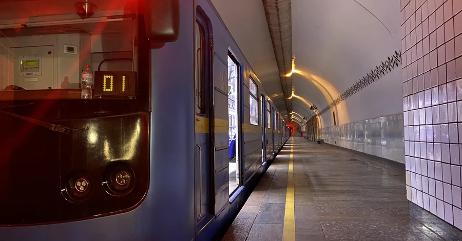В Киеве из-за резких перепадов напряжения произошел сбой в работе метро
