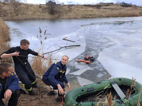 На Волині троє дітей провалилися під кригу - один із них загинув