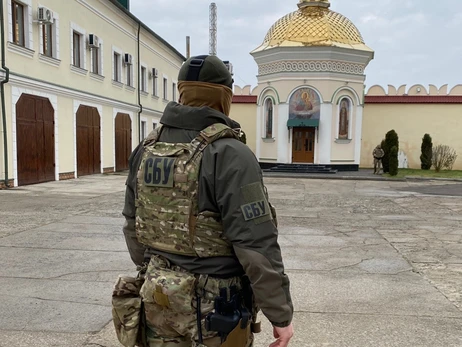 СБУ знайшла у церквах УПЦ МП агітки Медведчука та склади російських окупантів