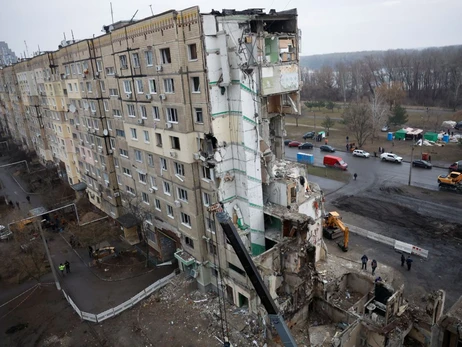 В Днепре не могут опознать 12 погибших, найденных под завалами многоэтажки