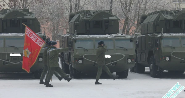 В Беларуси в очередной раз продлили военные учения возле украинских границ