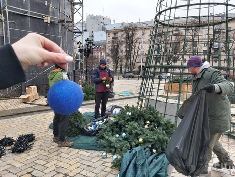 У Києві почали демонтувати 