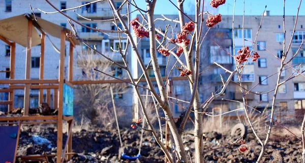 Жители Часова Яра: Обычных городских звуков давно нет, только канонада и взрывы