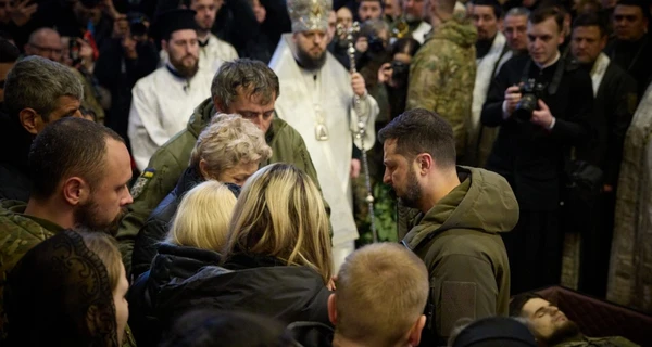 Зеленский посмертно наградил 