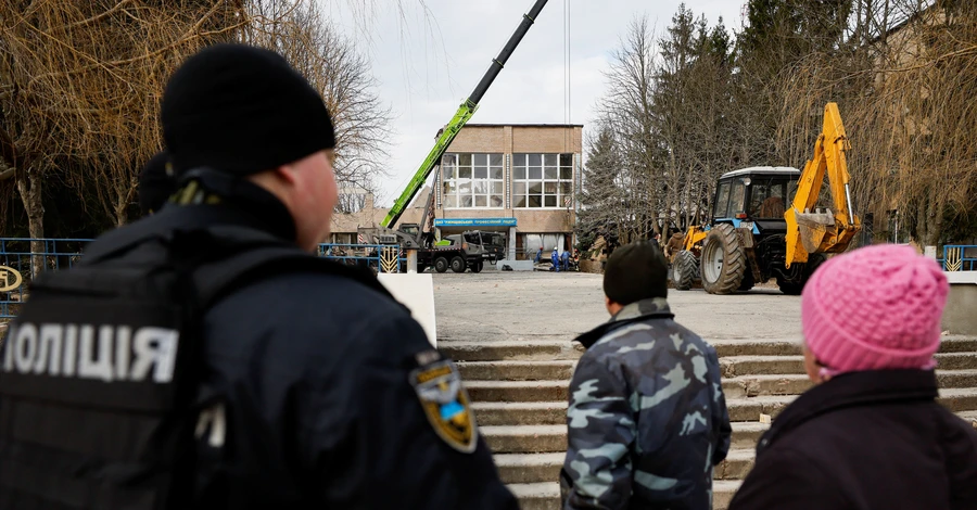 У Ржищеві розібрали завали та знайшли тіло девятої загиблої - комендантки гуртожитку