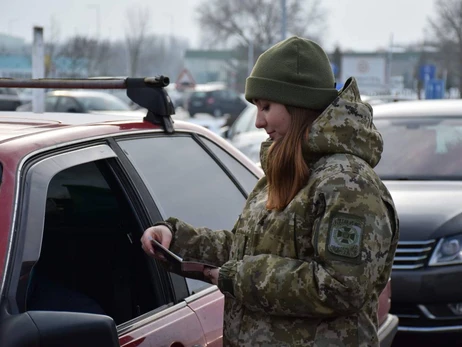 Румыния приостановила пропуск грузовиков на границе с Украиной из-за непогоды