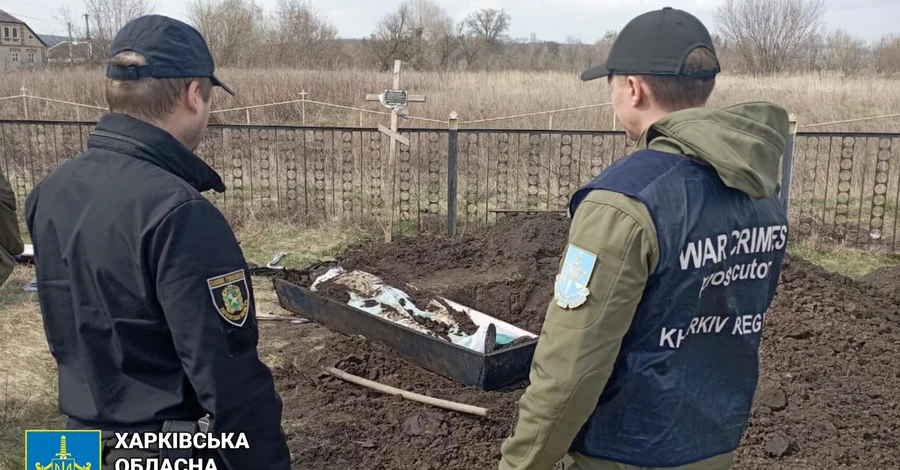 Під Харковом ексгумували тіло чоловіка, який загинув від обстрілів росіян у квітні минулого року