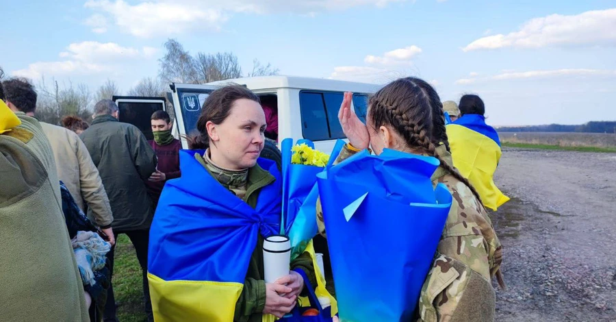 Украина вернула из российского плена 100 человек – среди них защитники Мариуполя и Гостомеля