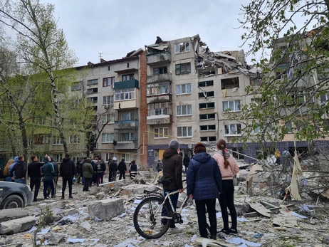 Через обстріл житлових кварталів Слов'янська загинули восьмеро людей (оновлено)