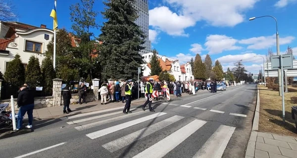 У Польщі помер українець, який підпалив себе під консульством України