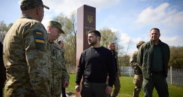 Зеленский посетил границу с Польшей и Беларусью