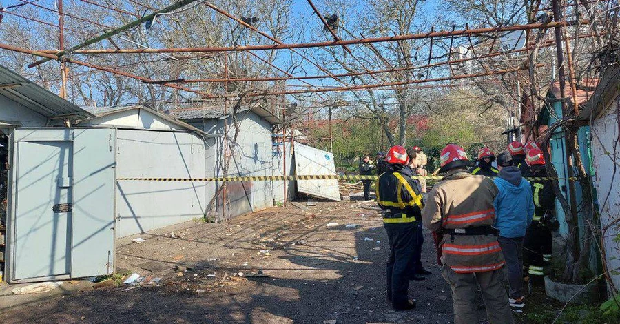 У Чорноморську на Одещині прогримів потужний вибух, є поранений