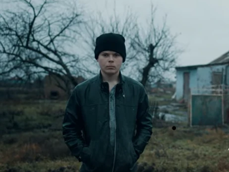 Imagine Dragons випустили кліп про розбомблене українське село і 14-річного Сашка, який пережив окупацію