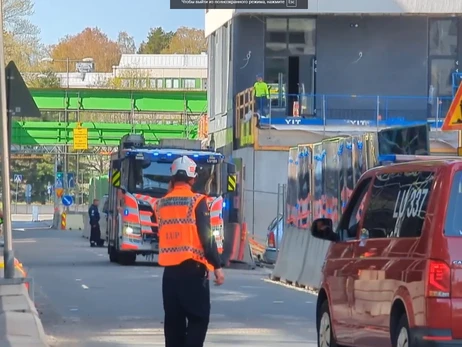 В финском Эспоо обрушился мост со школьниками, пострадали 24 человека 