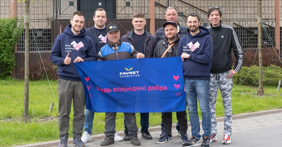 Факт. Favbet Foundation передав 85 комп'ютерів Бучанській міській раді