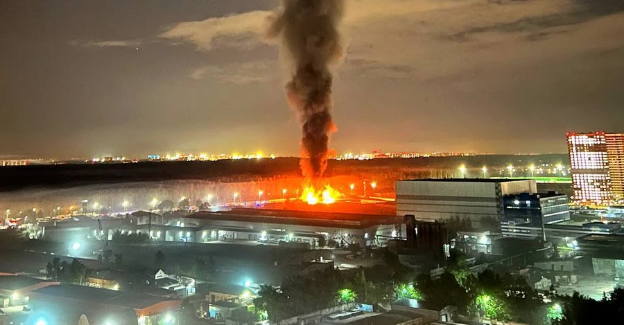  Вночі в Москві сталося відразу декілька пожеж, в тому числі і в будівлі Міноборони