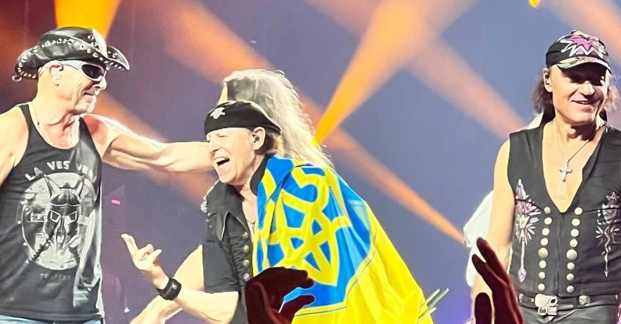 Гурт Scorpions на концерті у Берліні розгорнув прапор України