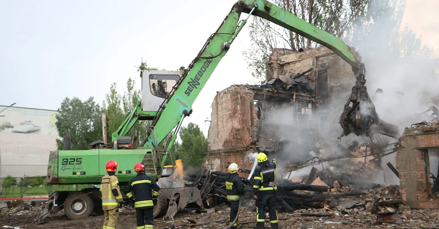 Ракетний удар по Дніпру: рятувальники завершили розбір завалів