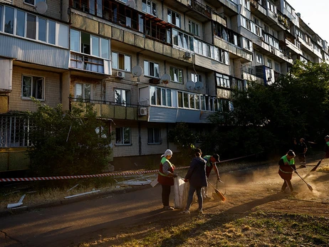 Після загибелі людей Кличко ініціював тимчасове відсторонення голови Деснянського району