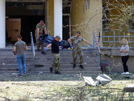 В Киеве задержали троих чиновников и охранника поликлиники после гибели людей возле закрытого укрытия